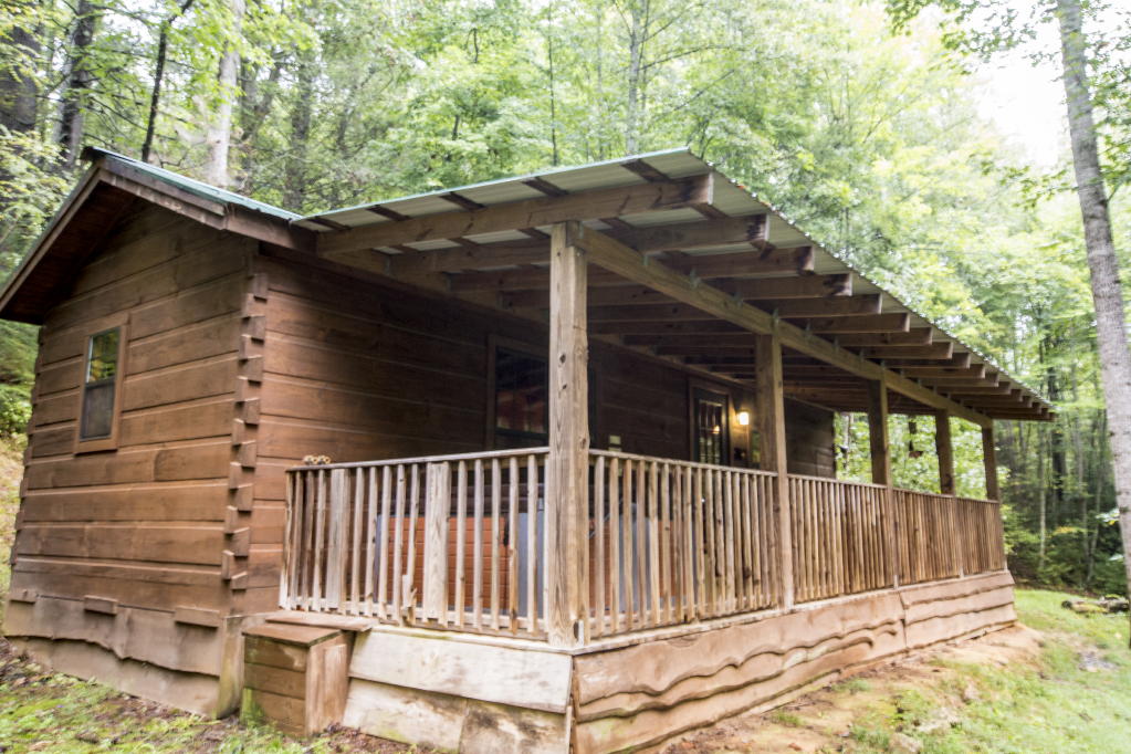 The Pine Cabin